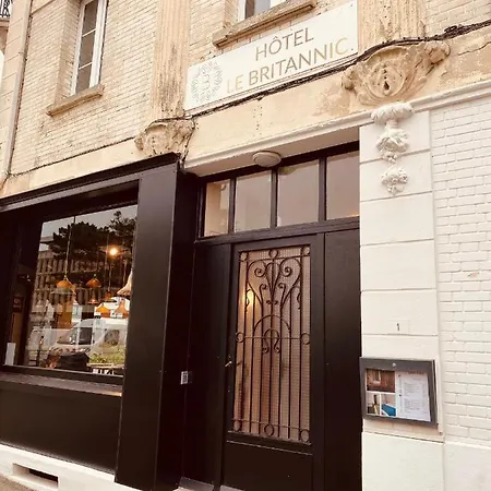 Le Britannic - Centre Gare- 호텔