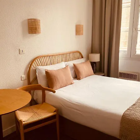 Le Britannic - Centre Gare- Otel